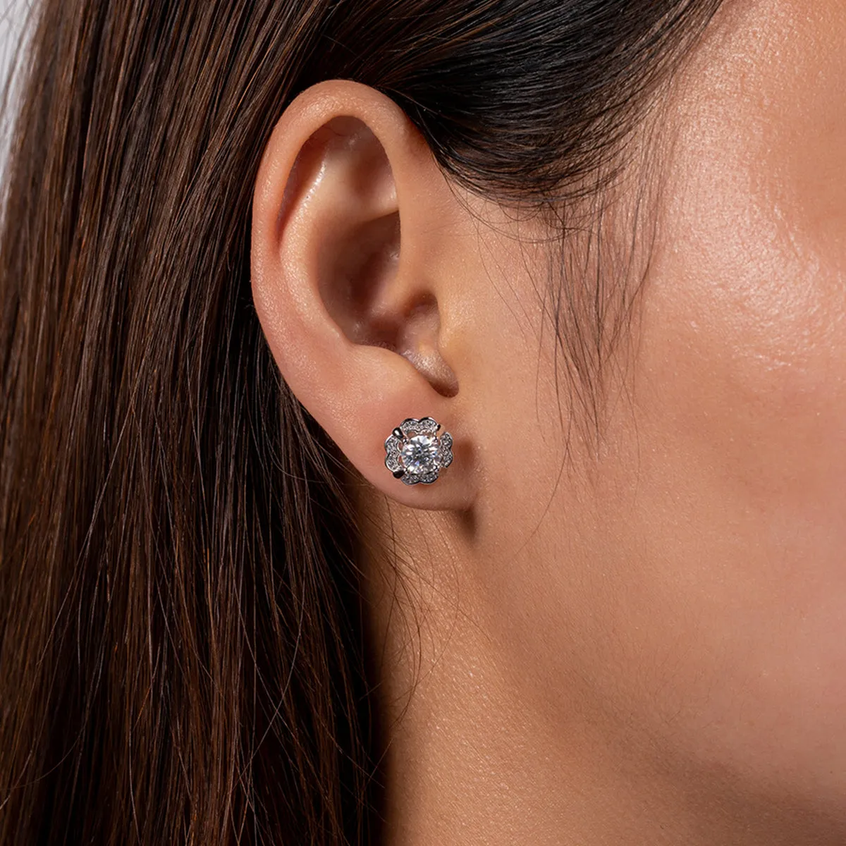 1.0CTTW D Color Moissanite 925 Sterling Silver Charm Flower Stud Earrings