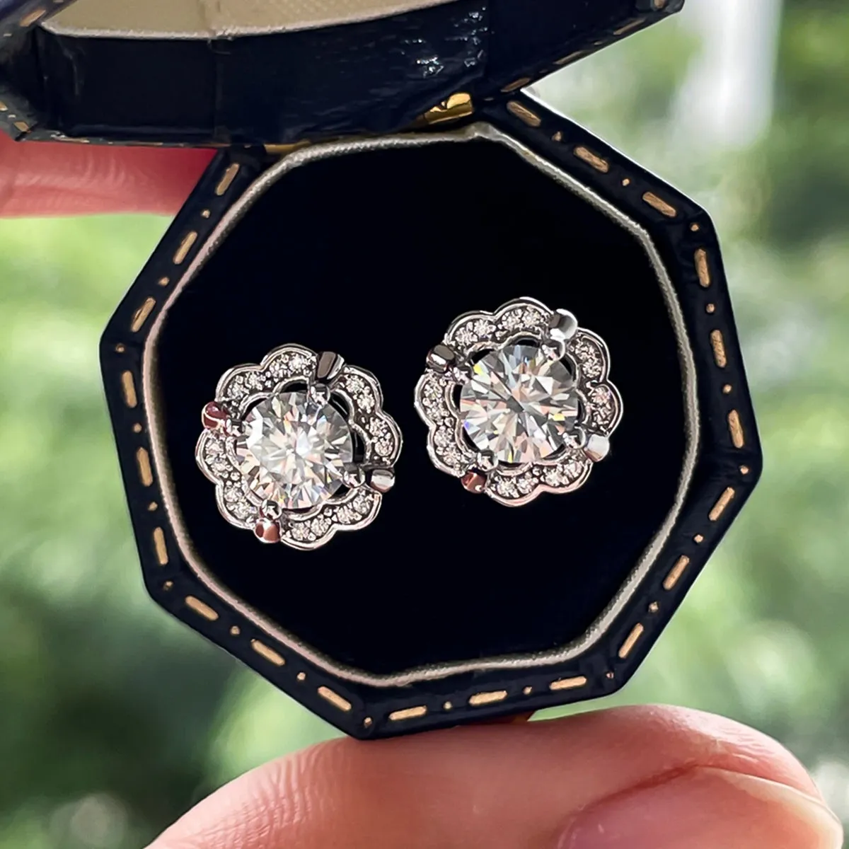 1.0CTTW D Color Moissanite 925 Sterling Silver Charm Flower Stud Earrings