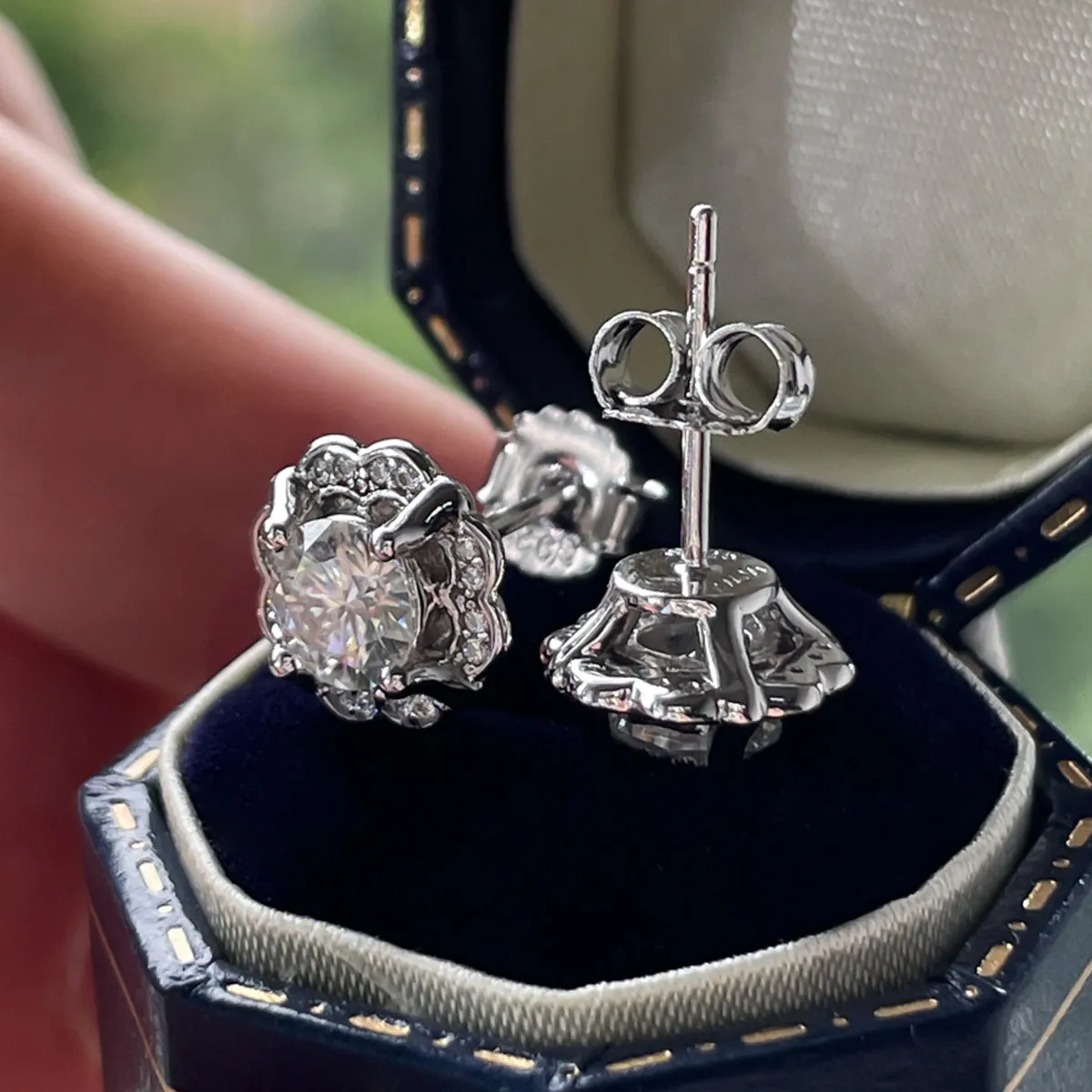 1.0CTTW D Color Moissanite 925 Sterling Silver Charm Flower Stud Earrings