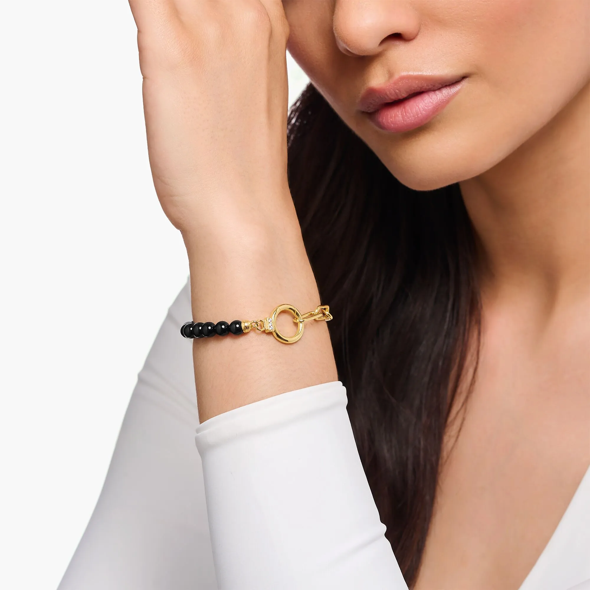 Bracelet with onyx beads and white zirconia