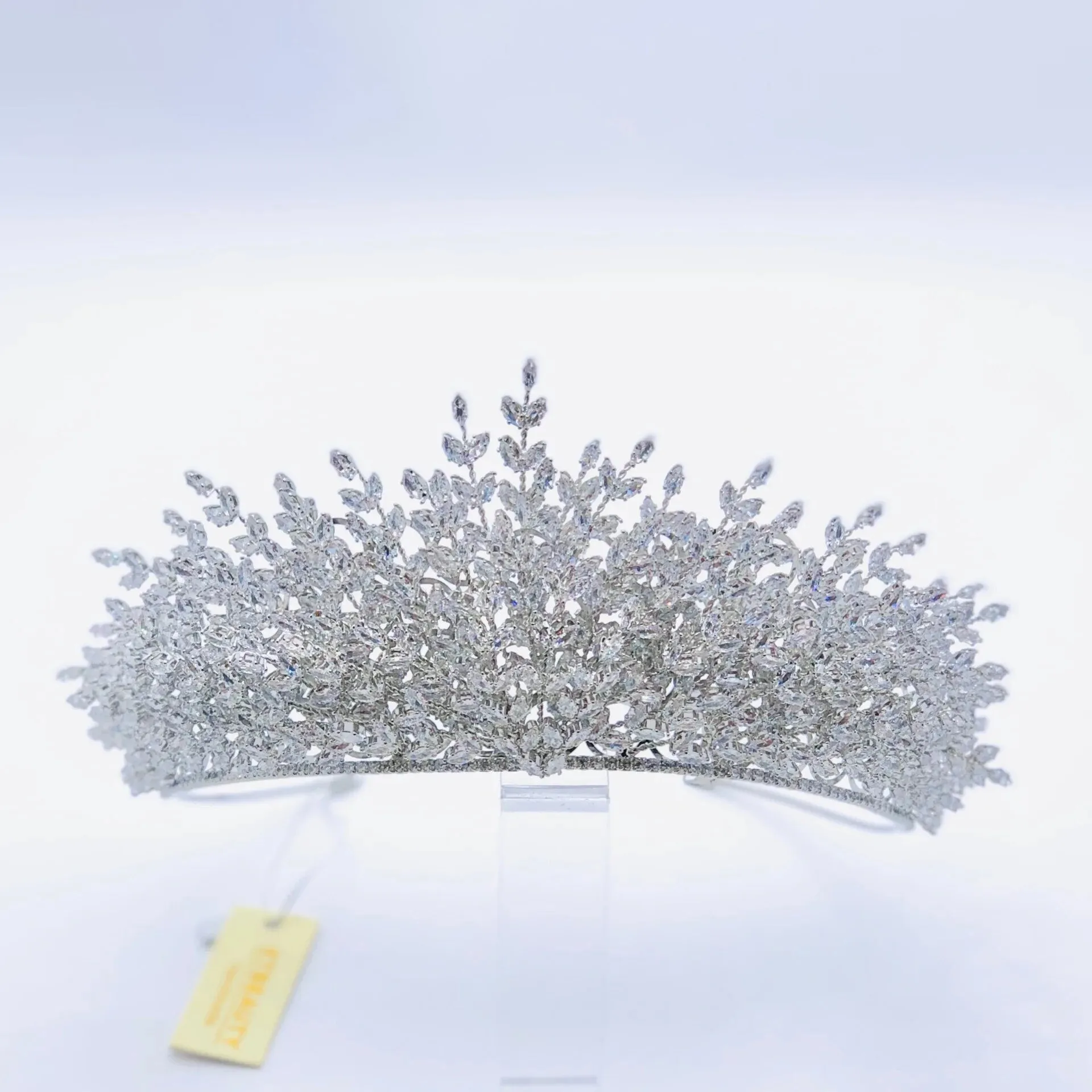 Elegant 3D Bridal Crown for Ballroom Bliss