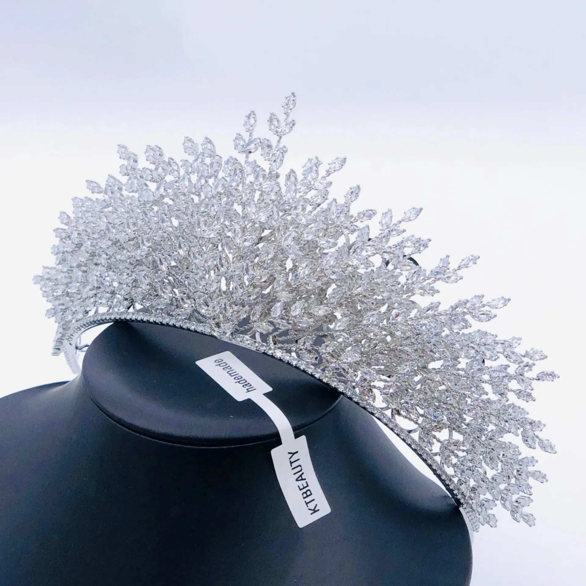 Elegant 3D Bridal Crown for Ballroom Bliss