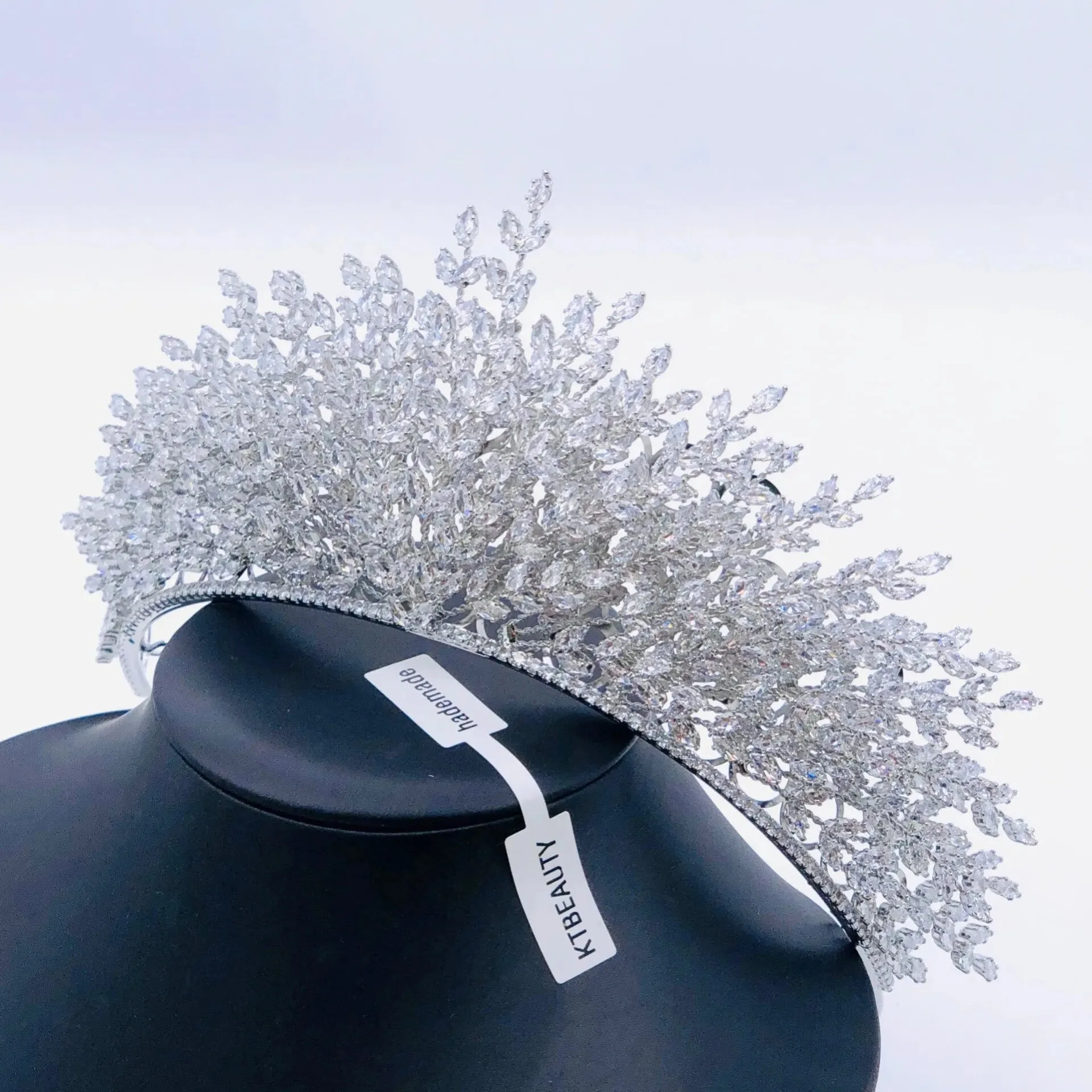 Elegant 3D Bridal Crown for Ballroom Bliss