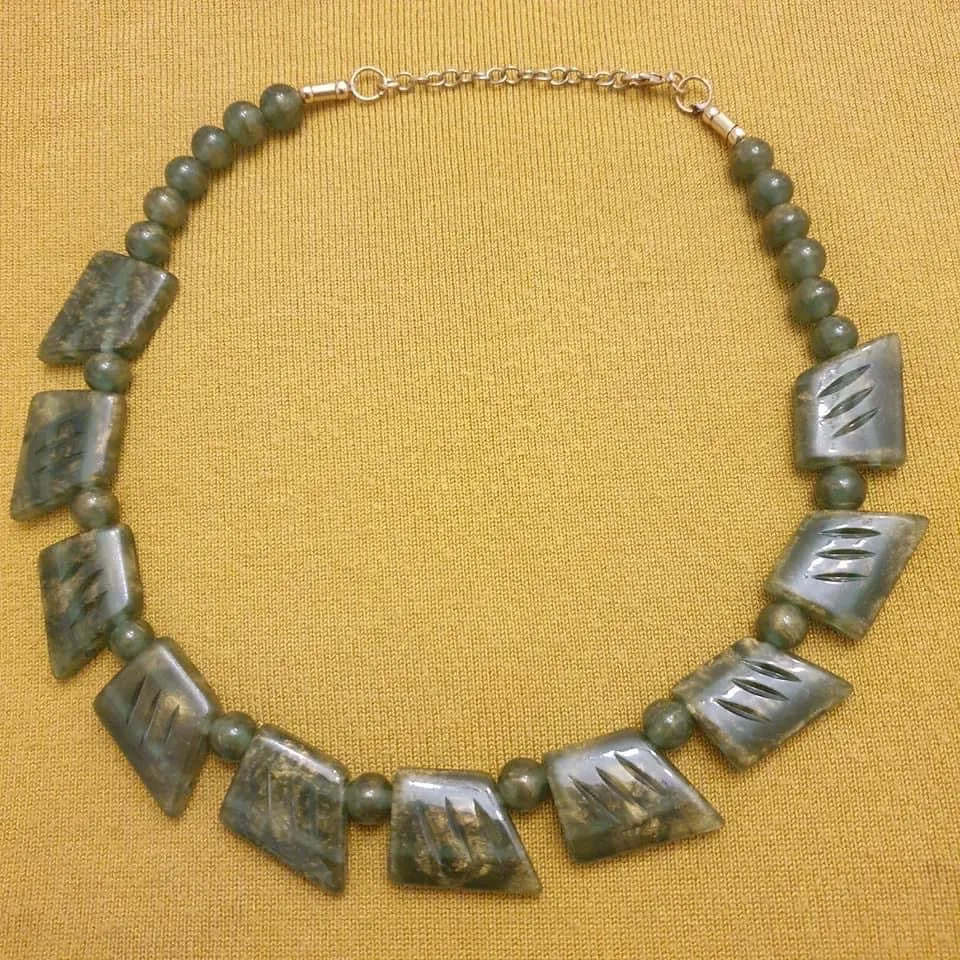 REDUCED Golden Olive Fakelite Necklace