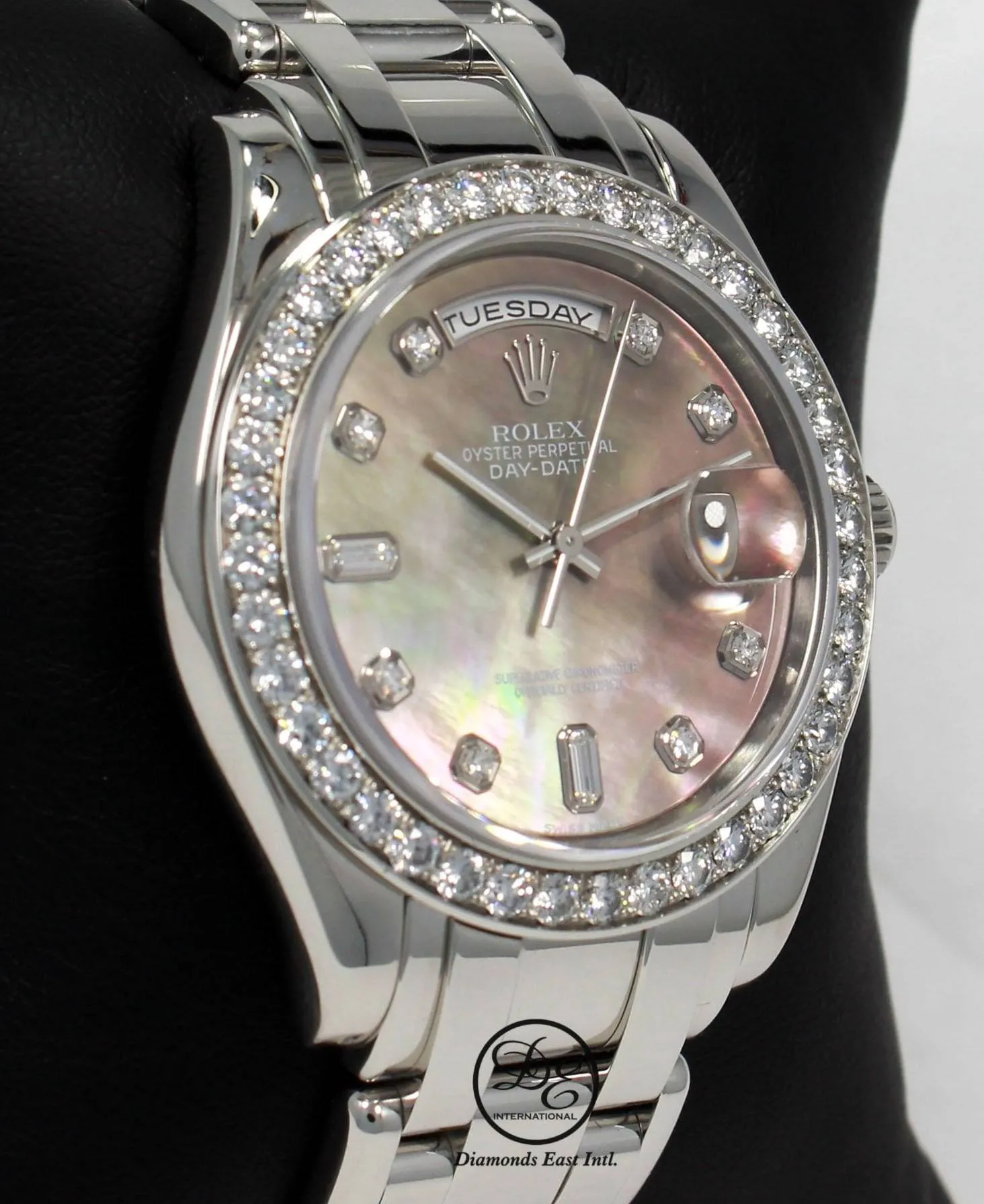 ROLEX Masterpiece 18946 Day-Date 39mm Platinum Factory MOP Diamonds Dial Bezel