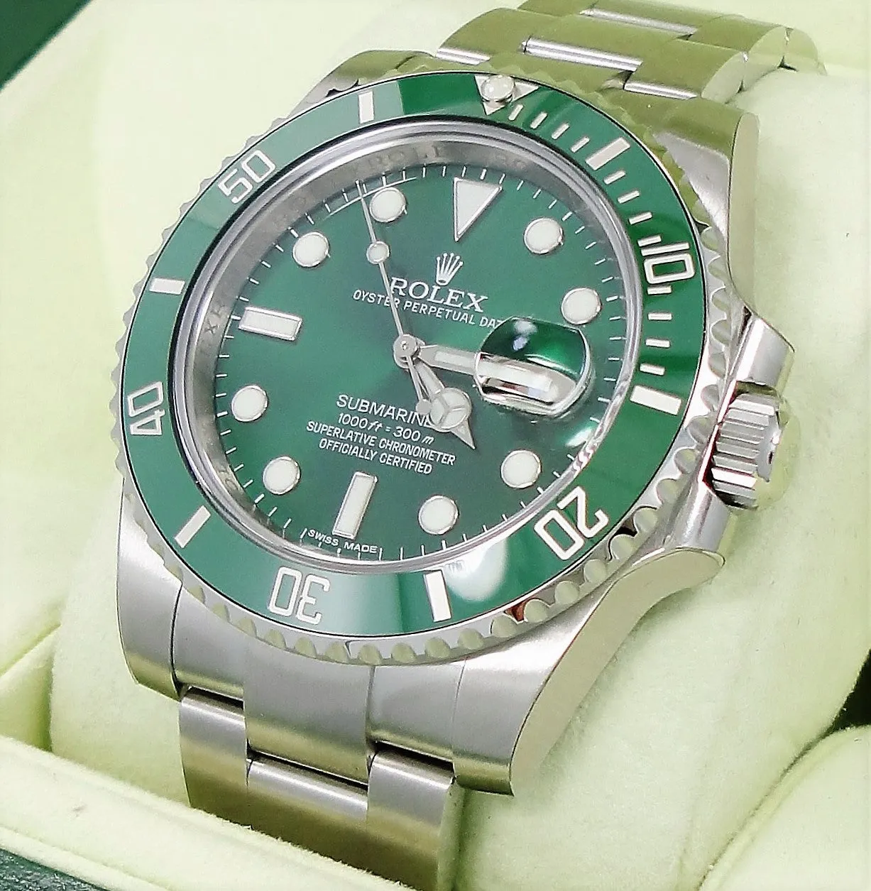 Rolex Oyster Perpetual Submariner 116610LV HULK UNWORN