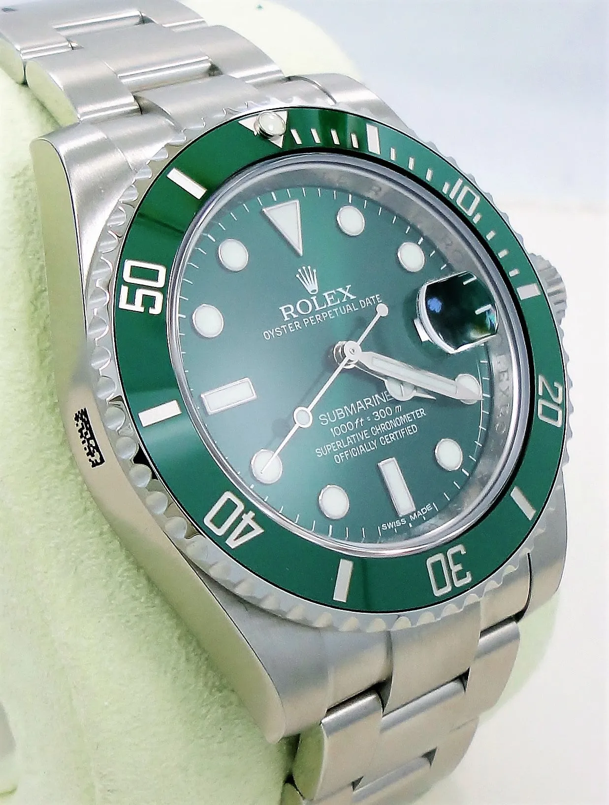 Rolex Oyster Perpetual Submariner 116610LV HULK UNWORN