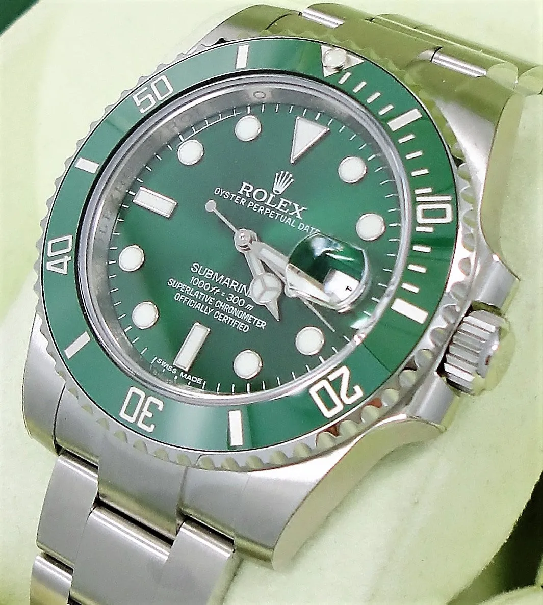 Rolex Oyster Perpetual Submariner 116610LV HULK UNWORN