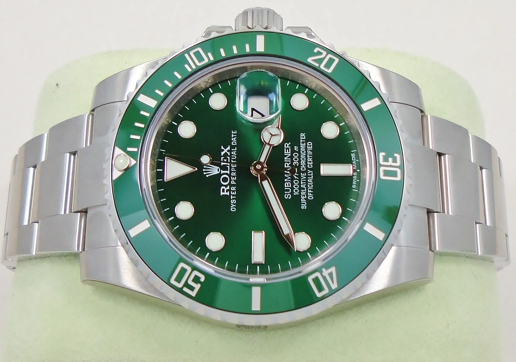 Rolex Oyster Perpetual Submariner 116610LV HULK UNWORN