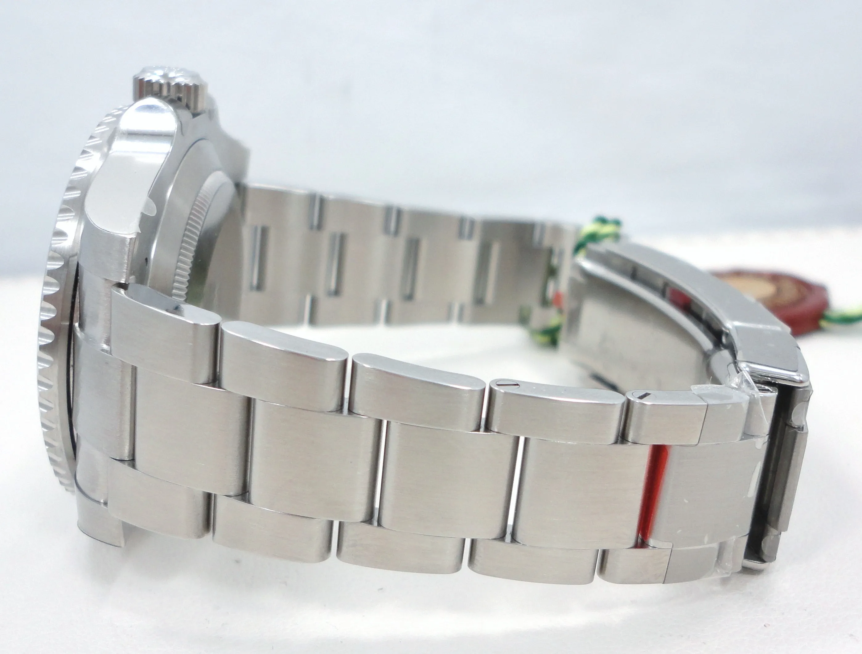 Rolex Oyster Perpetual Submariner 116610LV HULK UNWORN