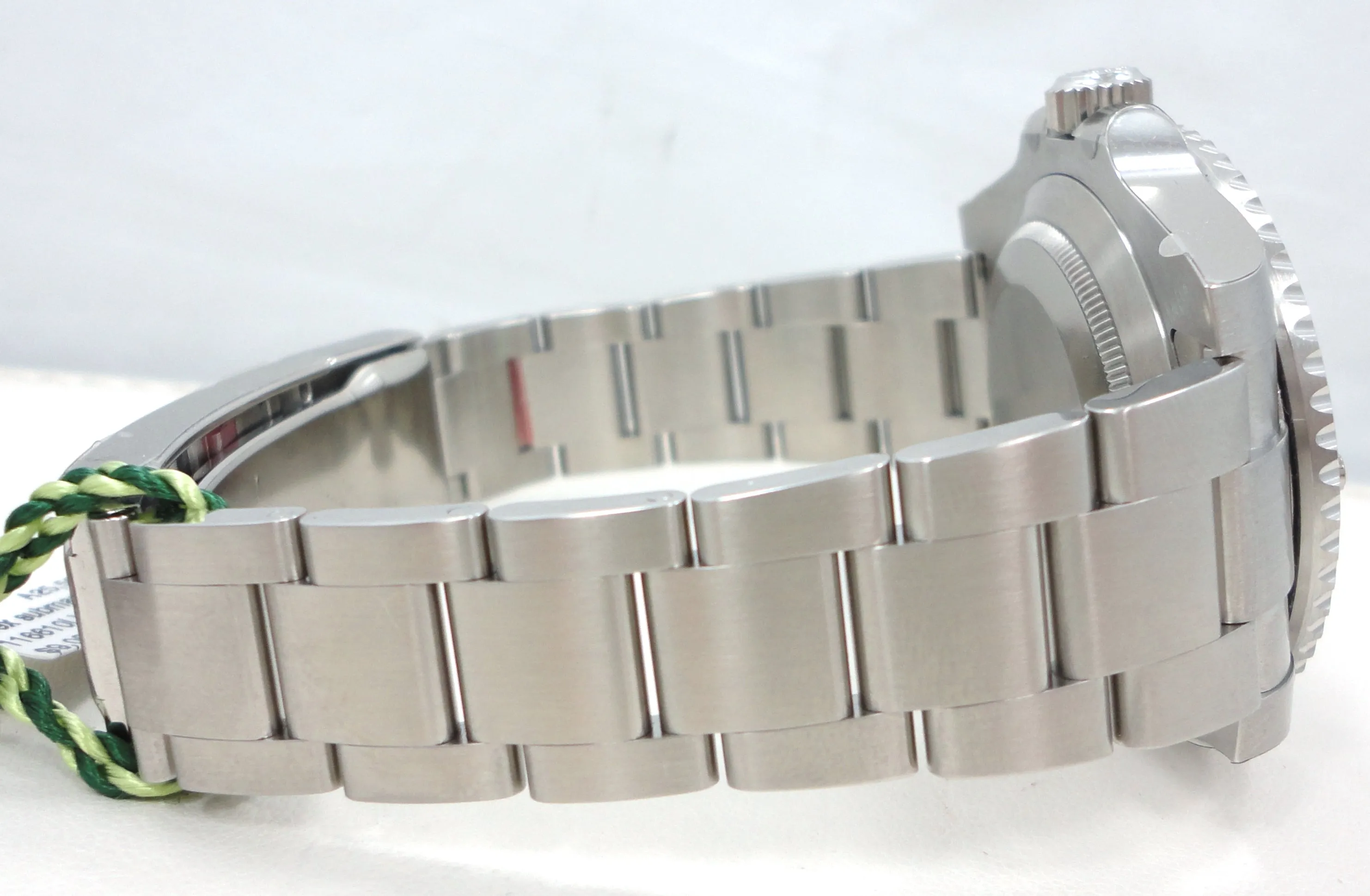 Rolex Oyster Perpetual Submariner 116610LV HULK UNWORN